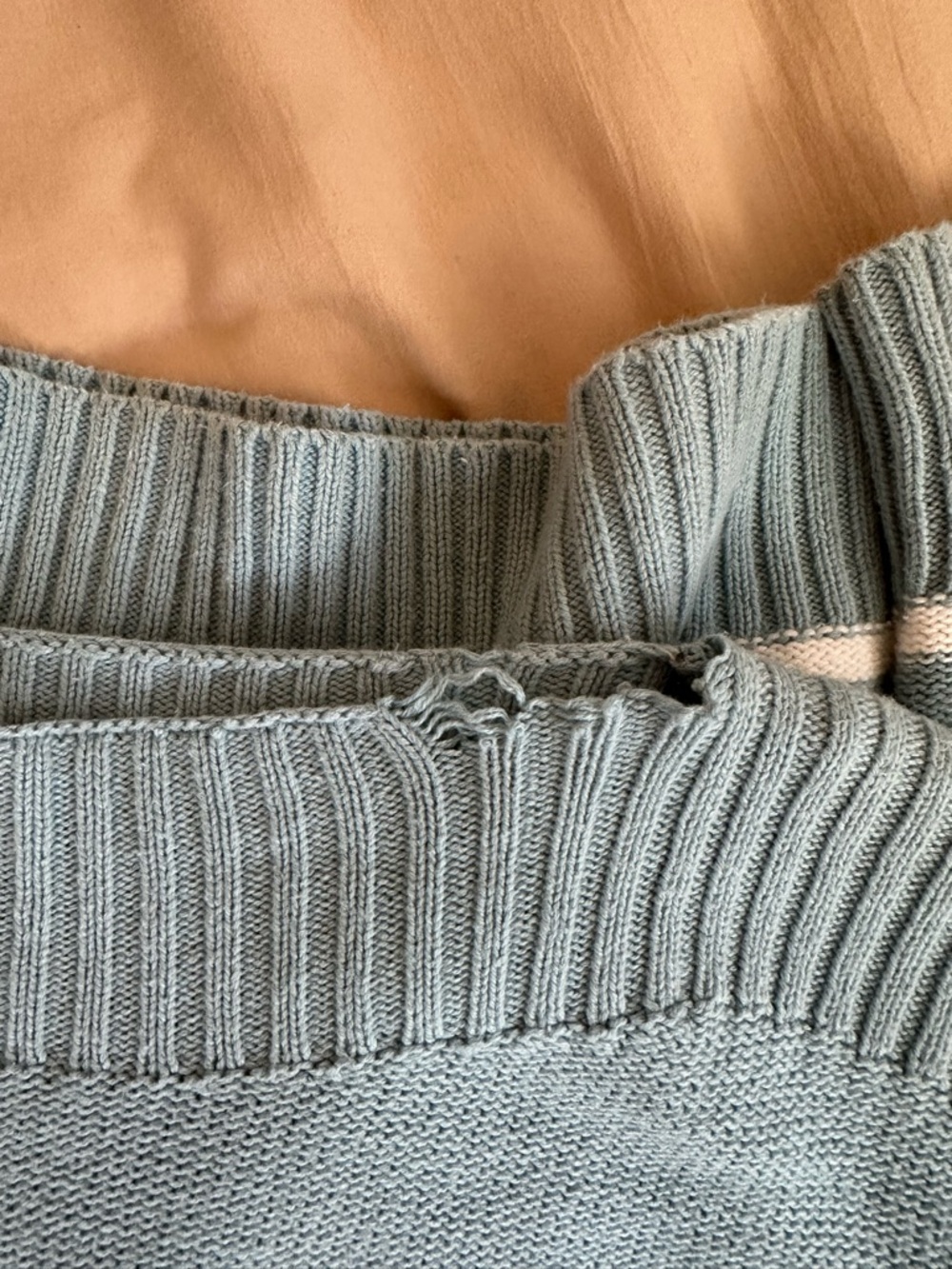 Women's Mint Green & White Knit Sweater  size medium - Picture 4 of 6